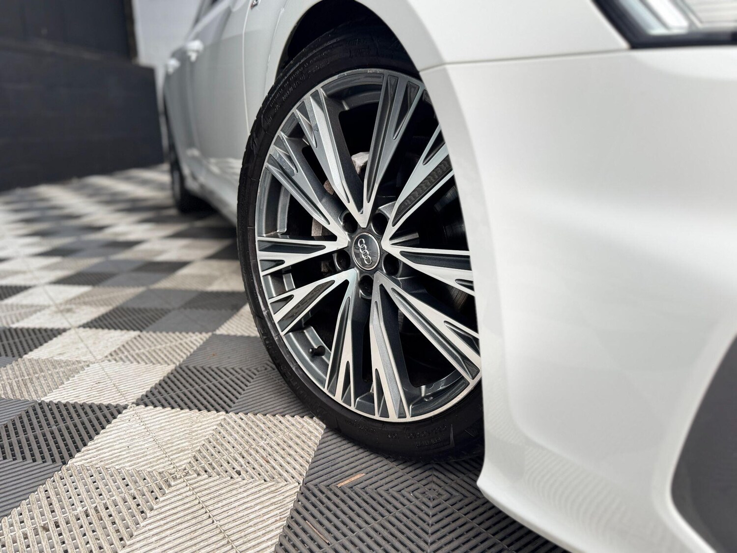 Used Audi A6 Saloon for sale - 77768160: Photo 40