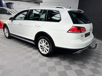 Used Volkswagen Golf 2016 for sale - 79583944: Photo