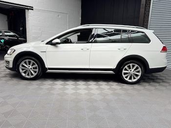 Used Volkswagen Golf 2016 for sale - 79583944: Photo