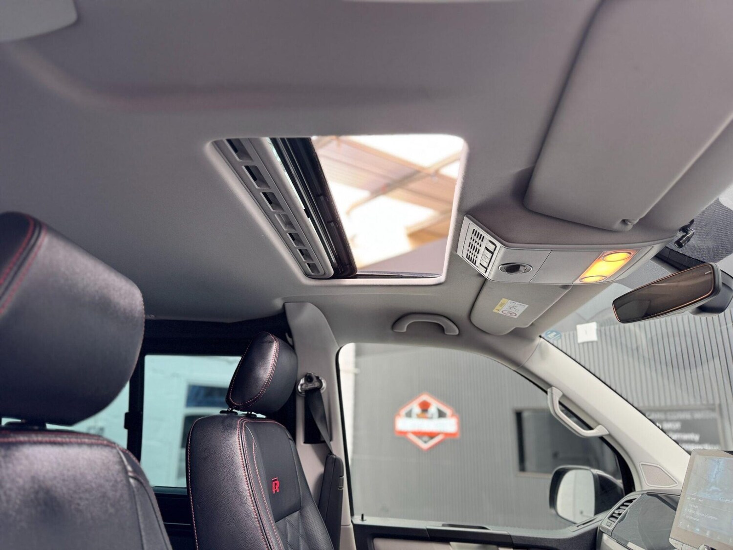 Used Volkswagen Transporter 2019 for sale - 78111885: Photo 29