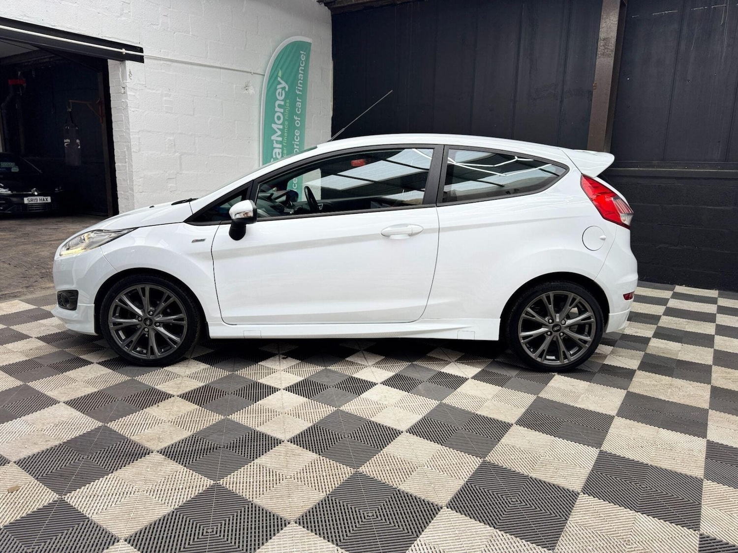 Used Ford Fiesta 2017 for sale - 77878036: Photo 5