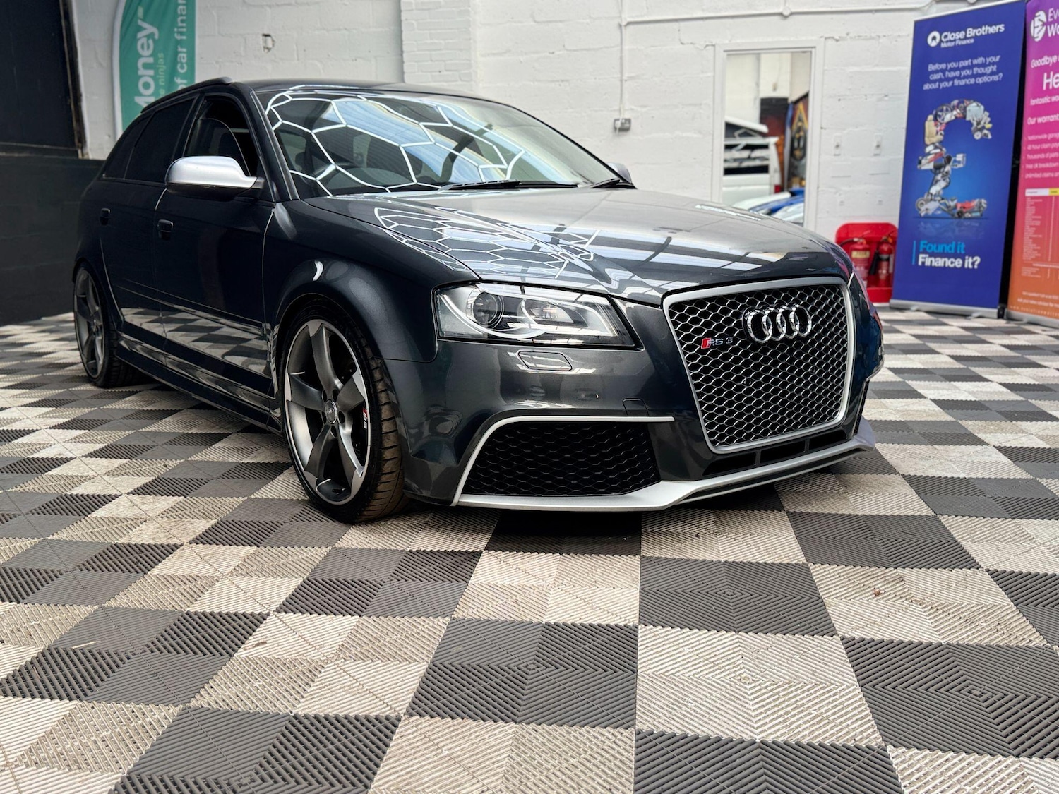 Used Audi RS3 2011 for sale - 77611637: Photo 8