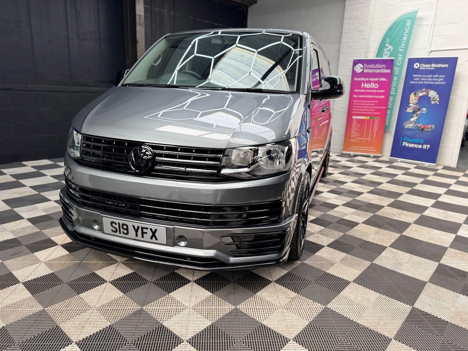 Used Volkswagen Transporter Shuttle for sale - 77807886: Photo 2