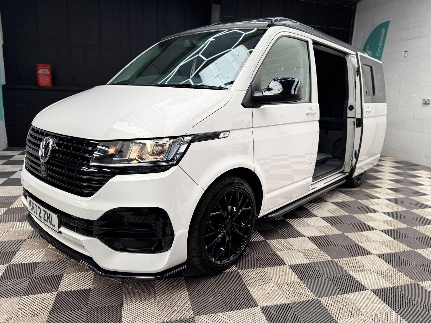 Used Volkswagen Transporter 2023 for sale - 77611628: Photo 13