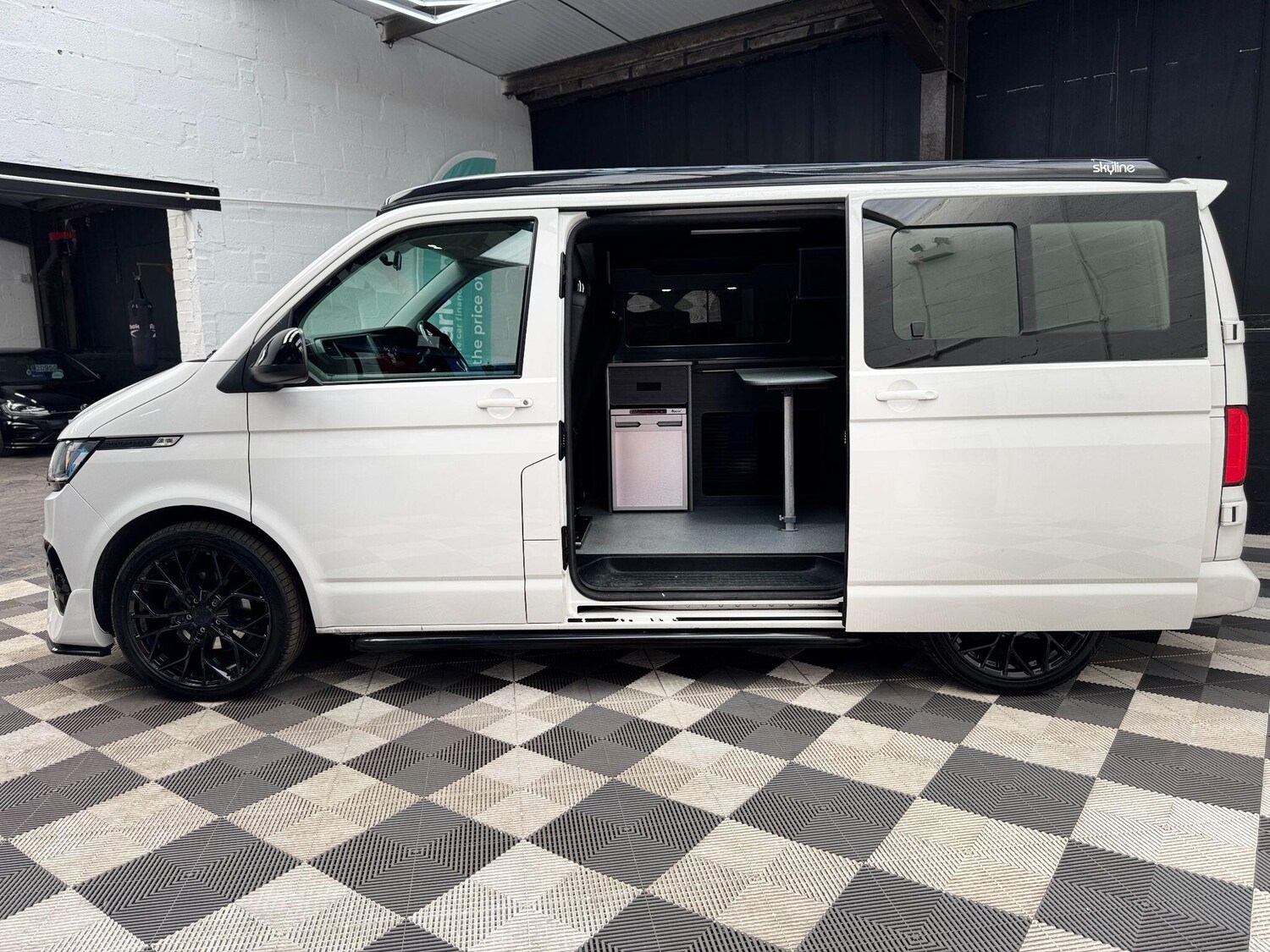 Used Volkswagen Transporter 2023 for sale - 77611628: Photo 5