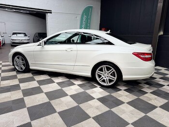 Used Mercedes-Benz E Class 2010 for sale - 77612395: Photo