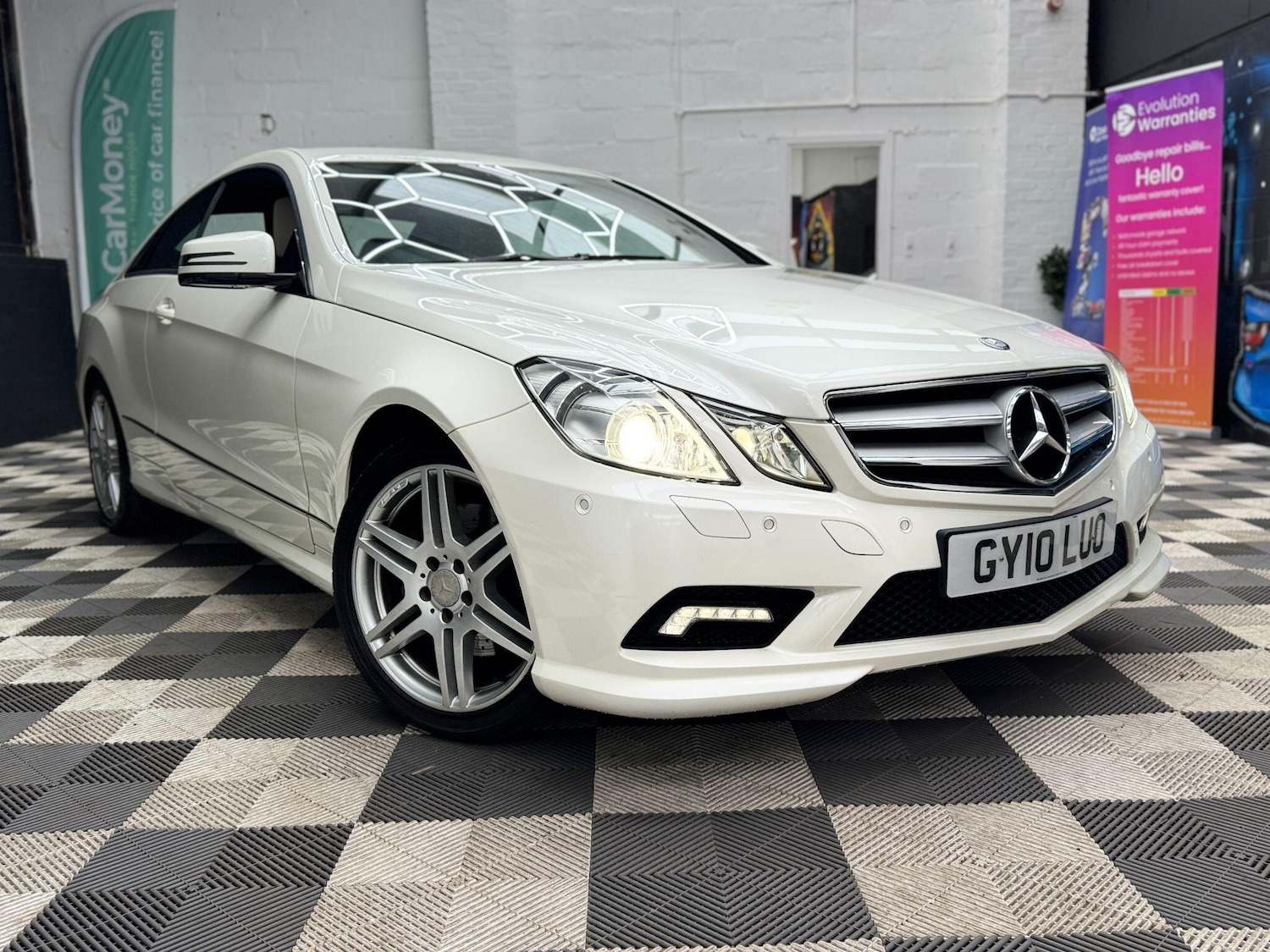 Used Mercedes-Benz E Class 2010 for sale - 77612395: Photo 8