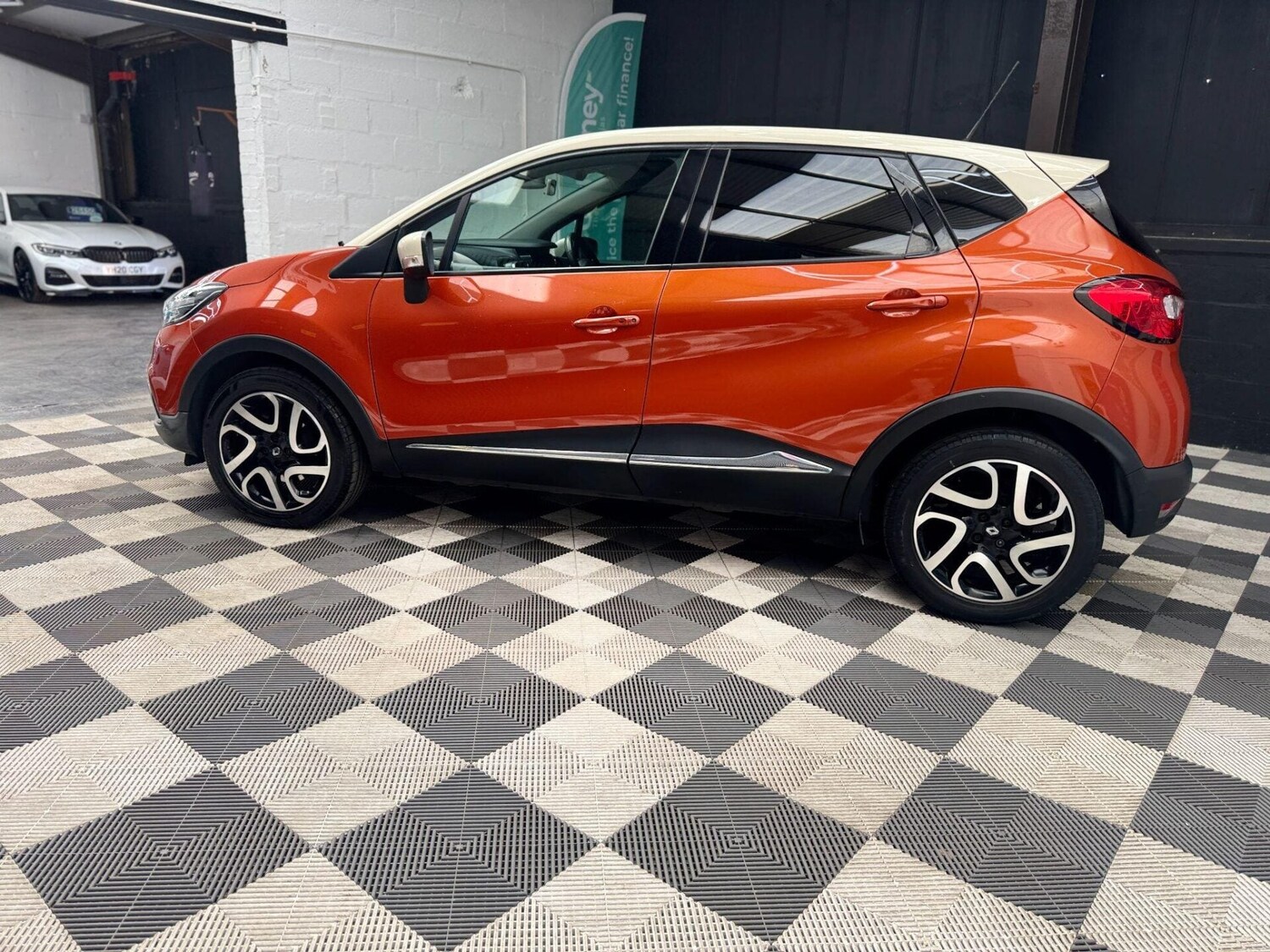 Used Renault Captur 2014 for sale - 77878055: Photo 23