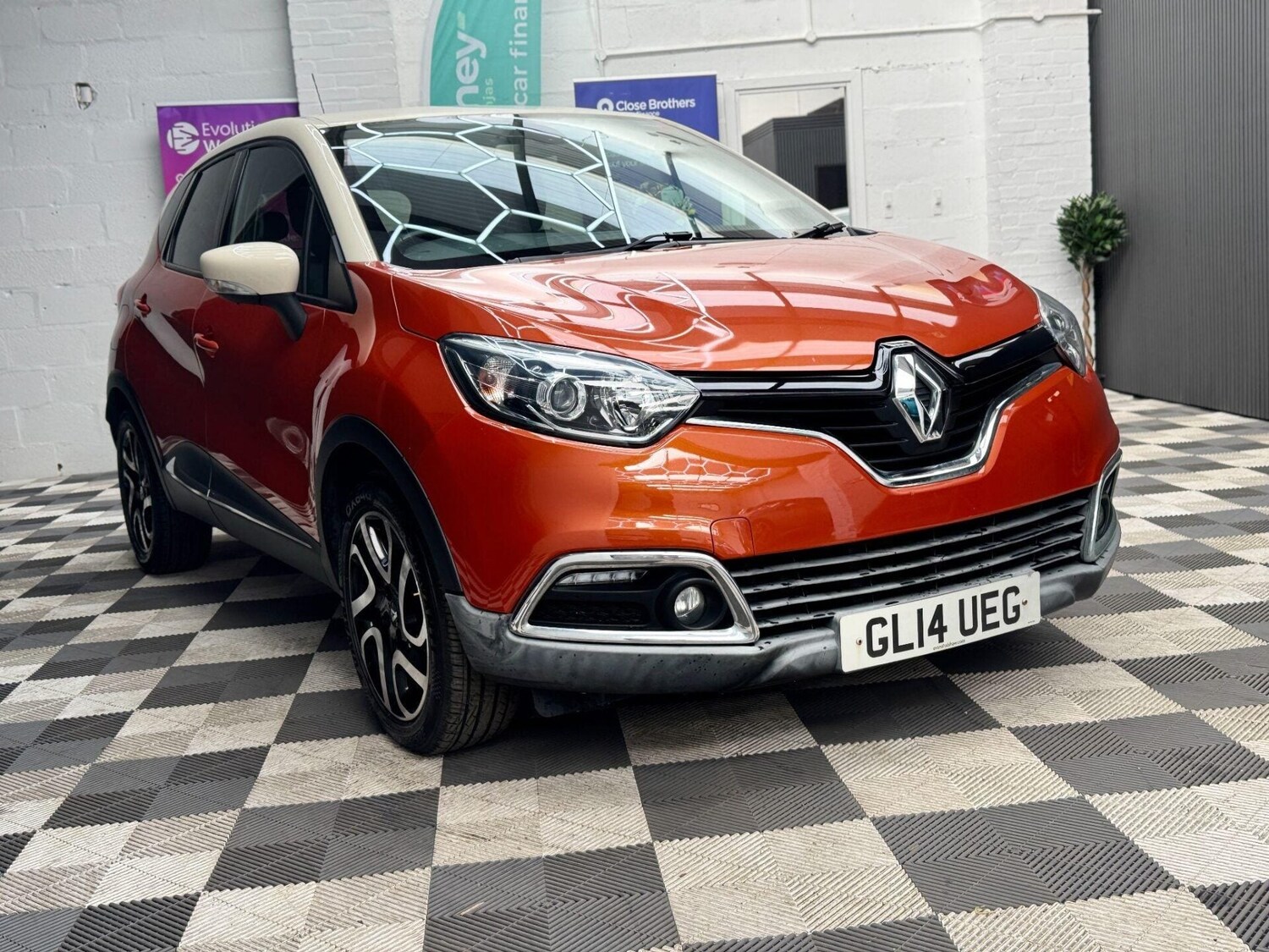 Used Renault Captur 2014 for sale - 77878055: Photo 8