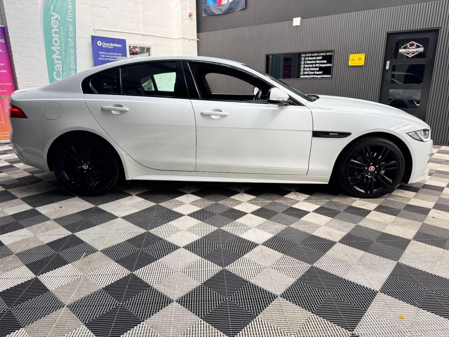 Used Jaguar XE 2018 for sale - 77878056: Photo 29