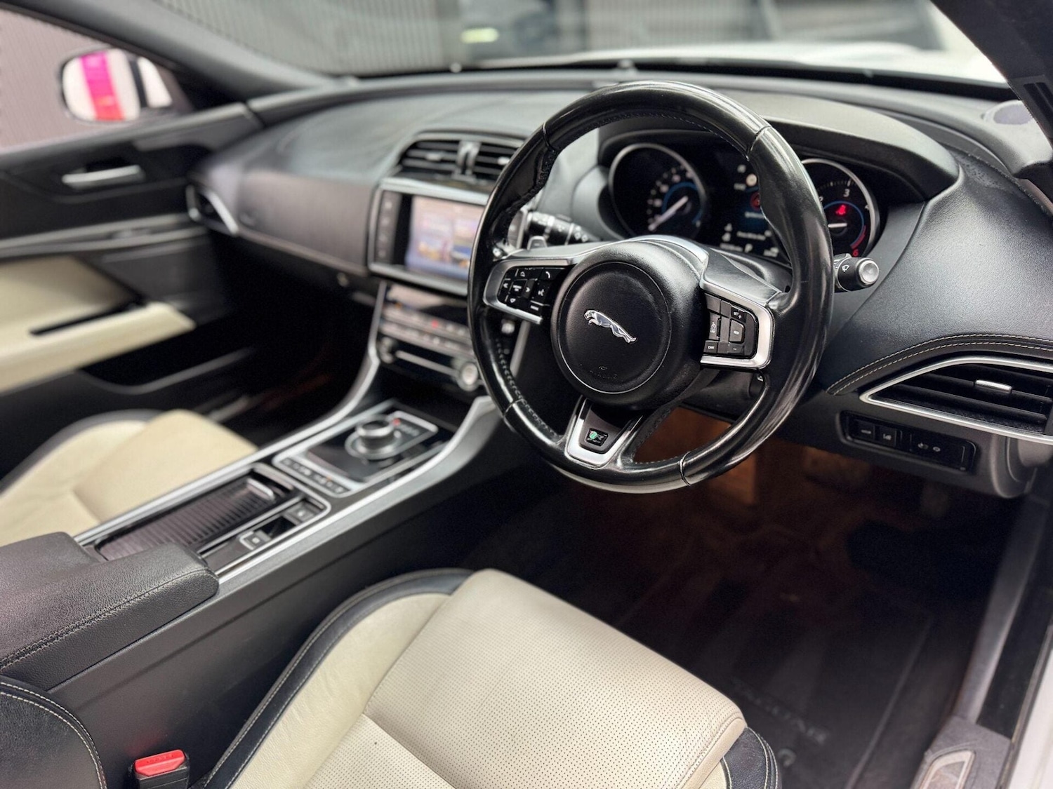 Used Jaguar XE 2018 for sale - 77878056: Photo 32