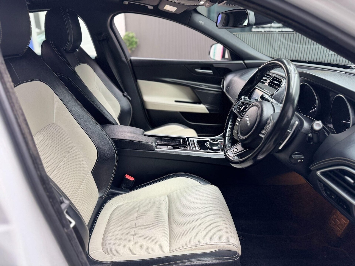 Used Jaguar XE 2018 for sale - 77878056: Photo 35