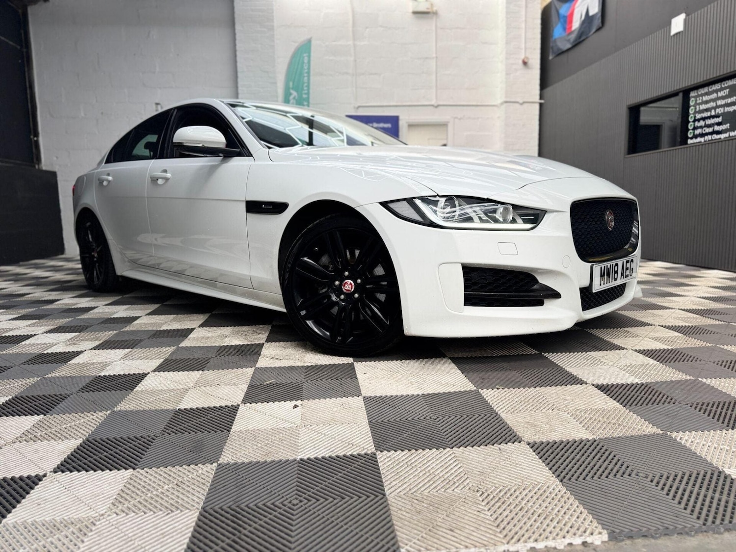 Used Jaguar XE 2018 for sale - 77878056: Photo 6