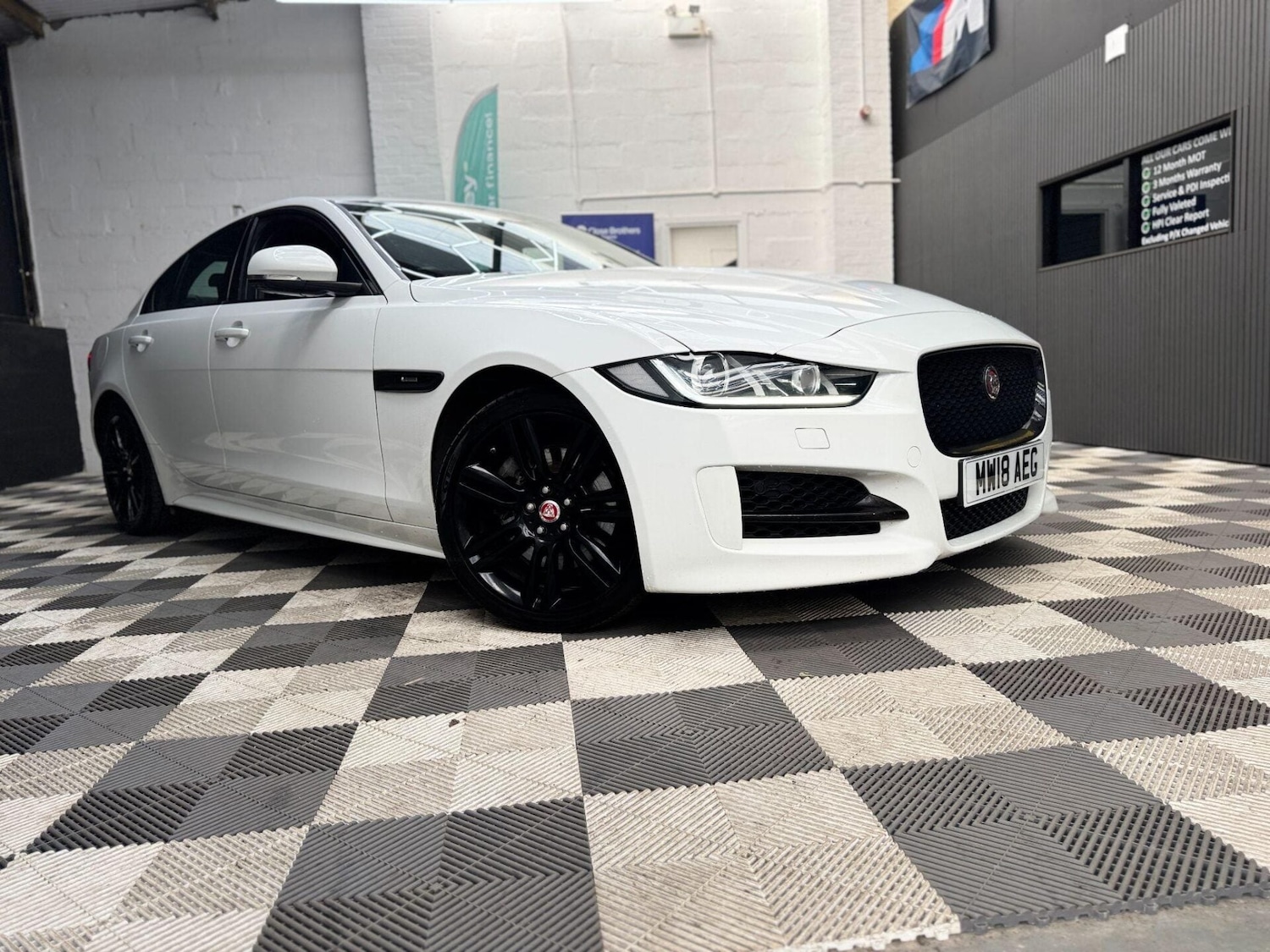 Used Jaguar XE 2018 for sale - 77878056: Photo 7