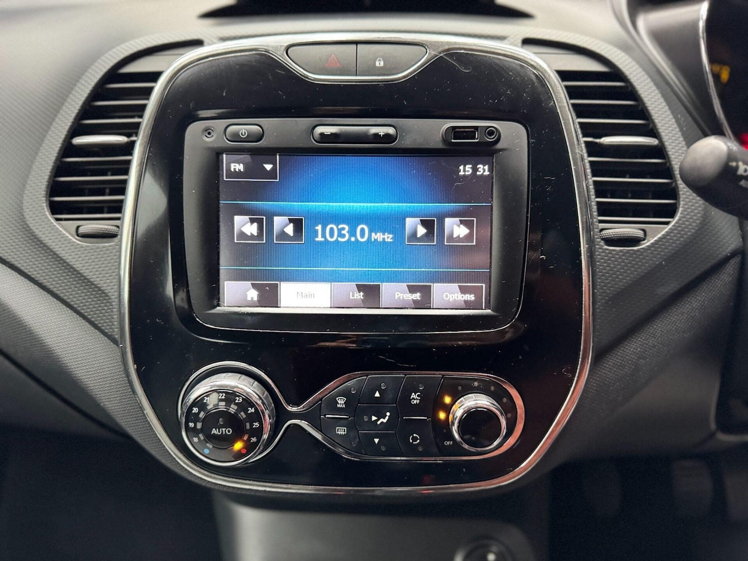 Used Renault Captur 2014 for sale - 77878028: Photo 35