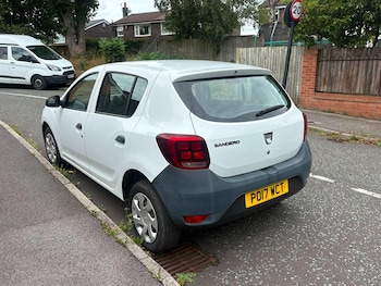 Used Dacia Sandero 2017 for sale - 79617081: Photo