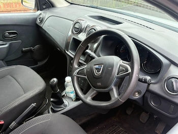 Used Dacia Sandero 2017 for sale - 79617081: Photo