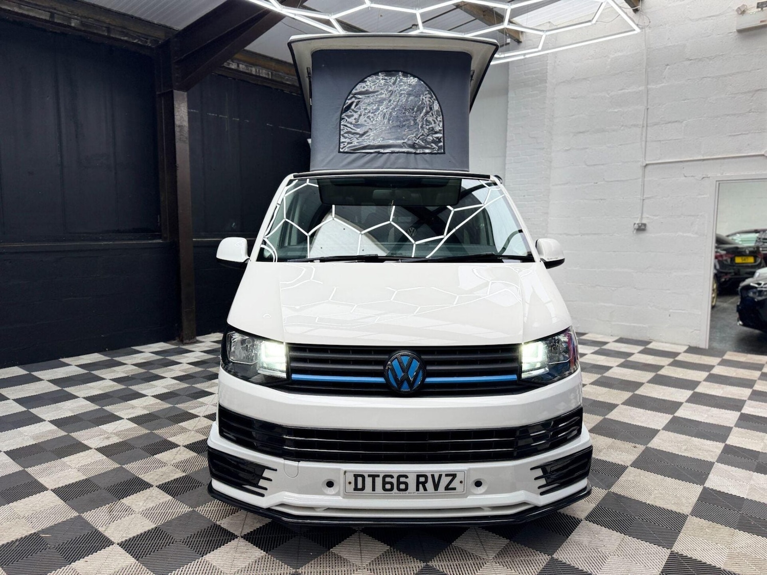 Used Volkswagen Transporter 2017 for sale - 77878044: Photo 14