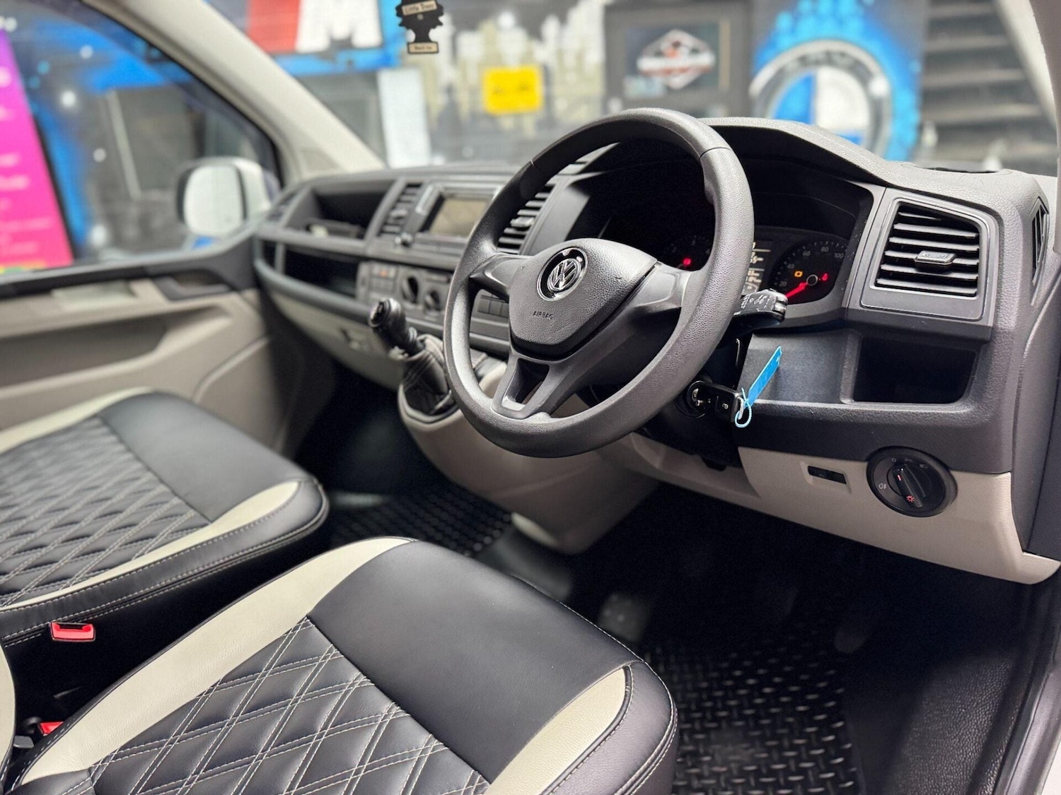 Used Volkswagen Transporter 2017 for sale - 77878044: Photo 22