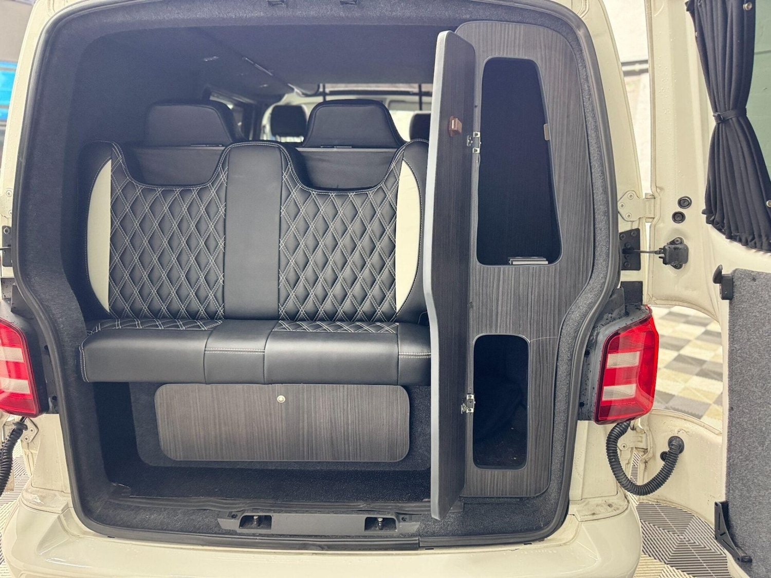 Used Volkswagen Transporter 2017 for sale - 77878044: Photo 30