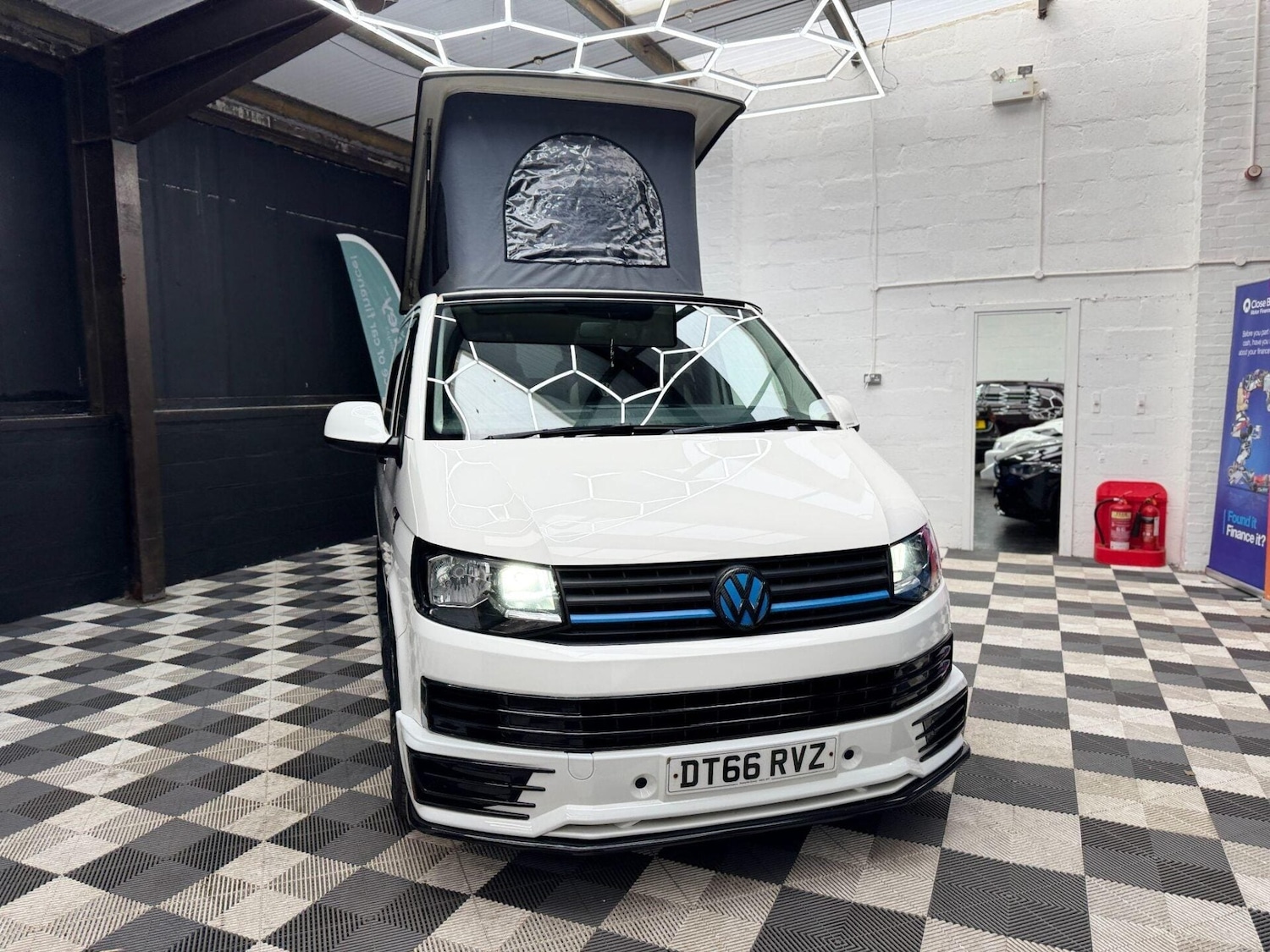 Used Volkswagen Transporter 2017 for sale - 77878044: Photo 4