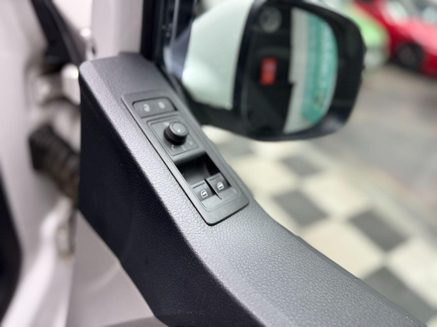 Used Volkswagen Transporter 2017 for sale - 77878044: Photo 41