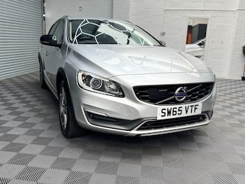 Used Volvo V60 2016 for sale - 79393840: Photo