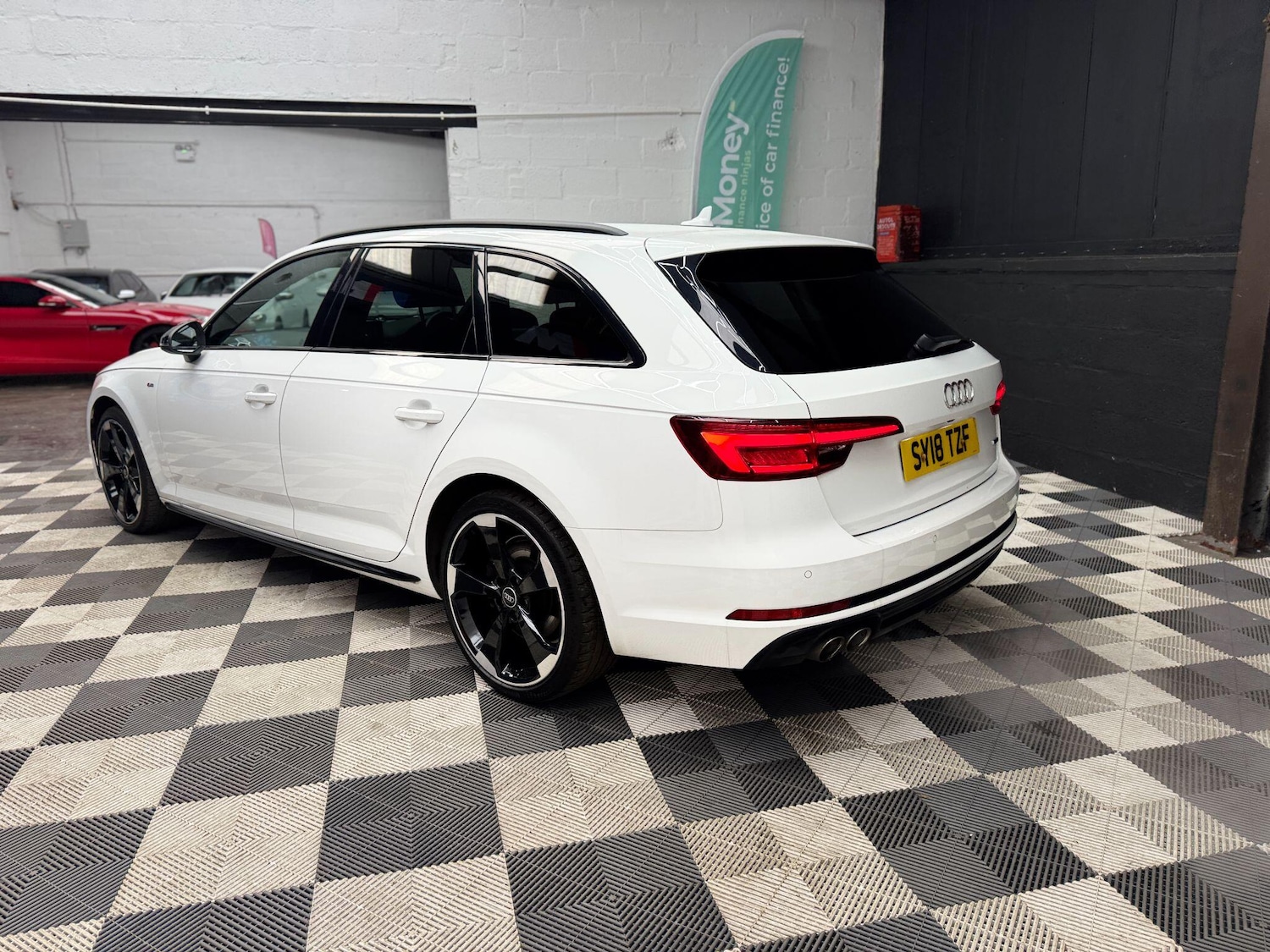 Used Audi A4 Avant for sale - 77611708: Photo 10