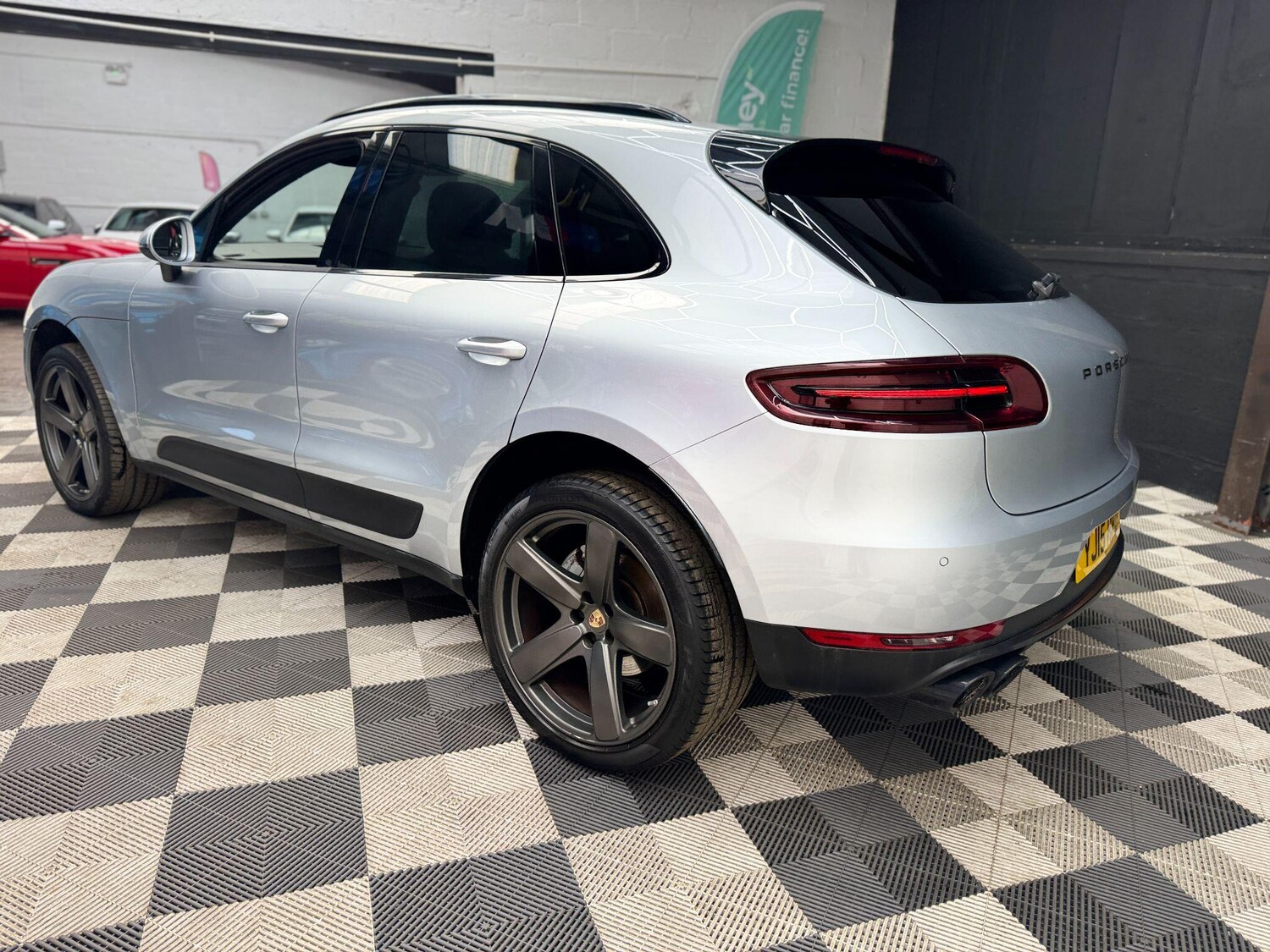 Used Porsche Macan for sale - 77611989: Photo 11