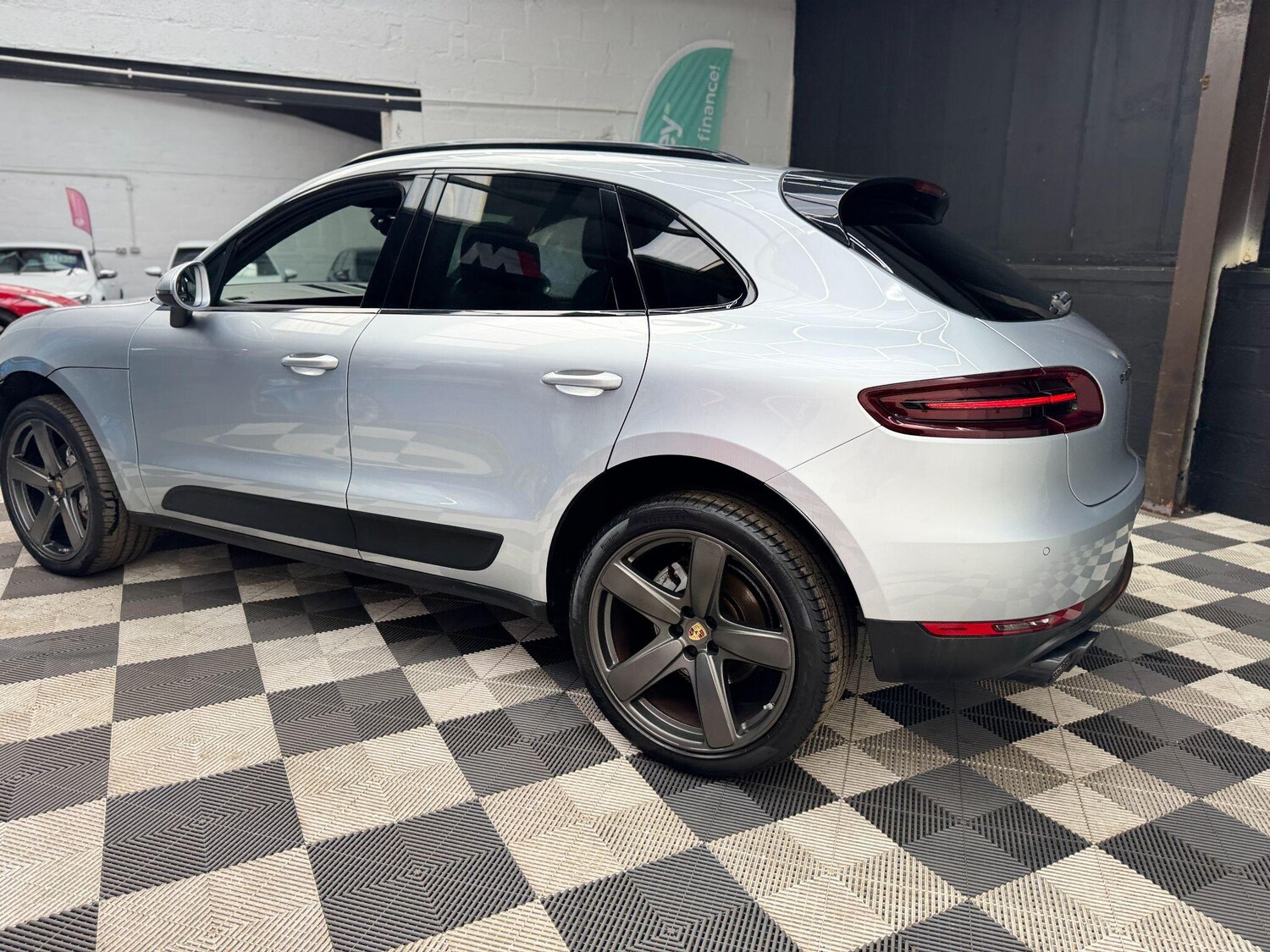 Used Porsche Macan for sale - 77611989: Photo 12