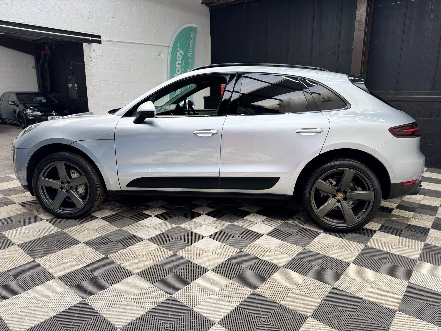 Used Porsche Macan for sale - 77611989: Photo 13