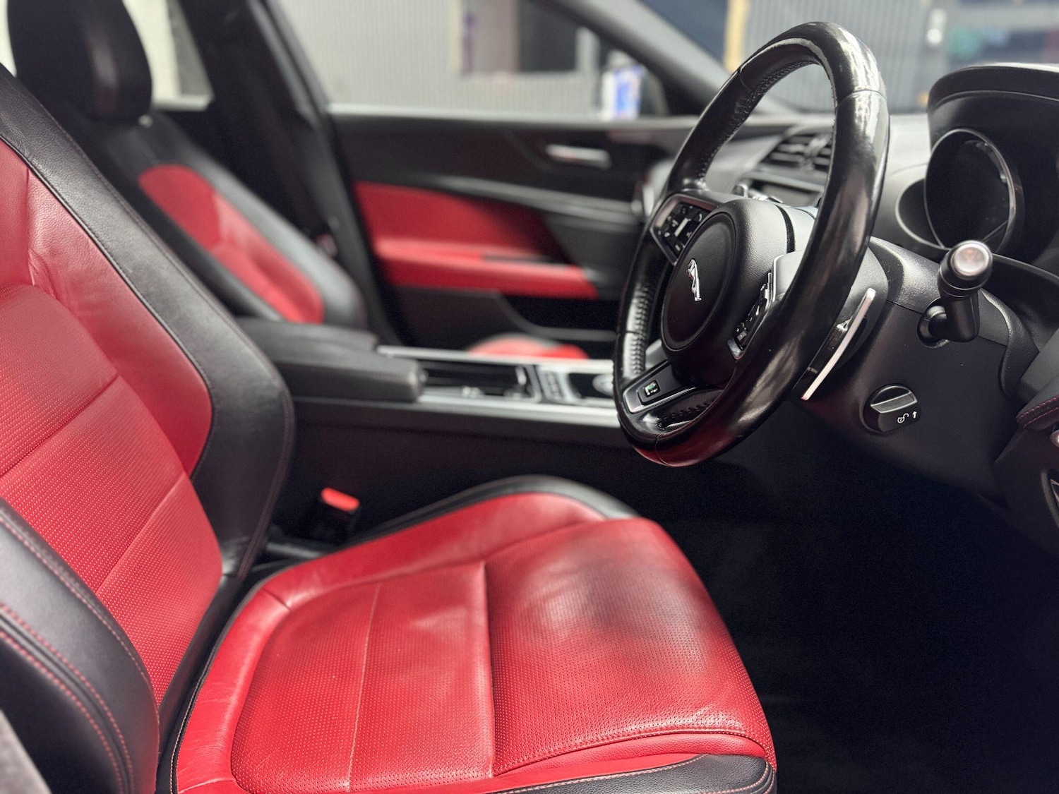 Used Jaguar XE 2018 for sale - 77658073: Photo 15