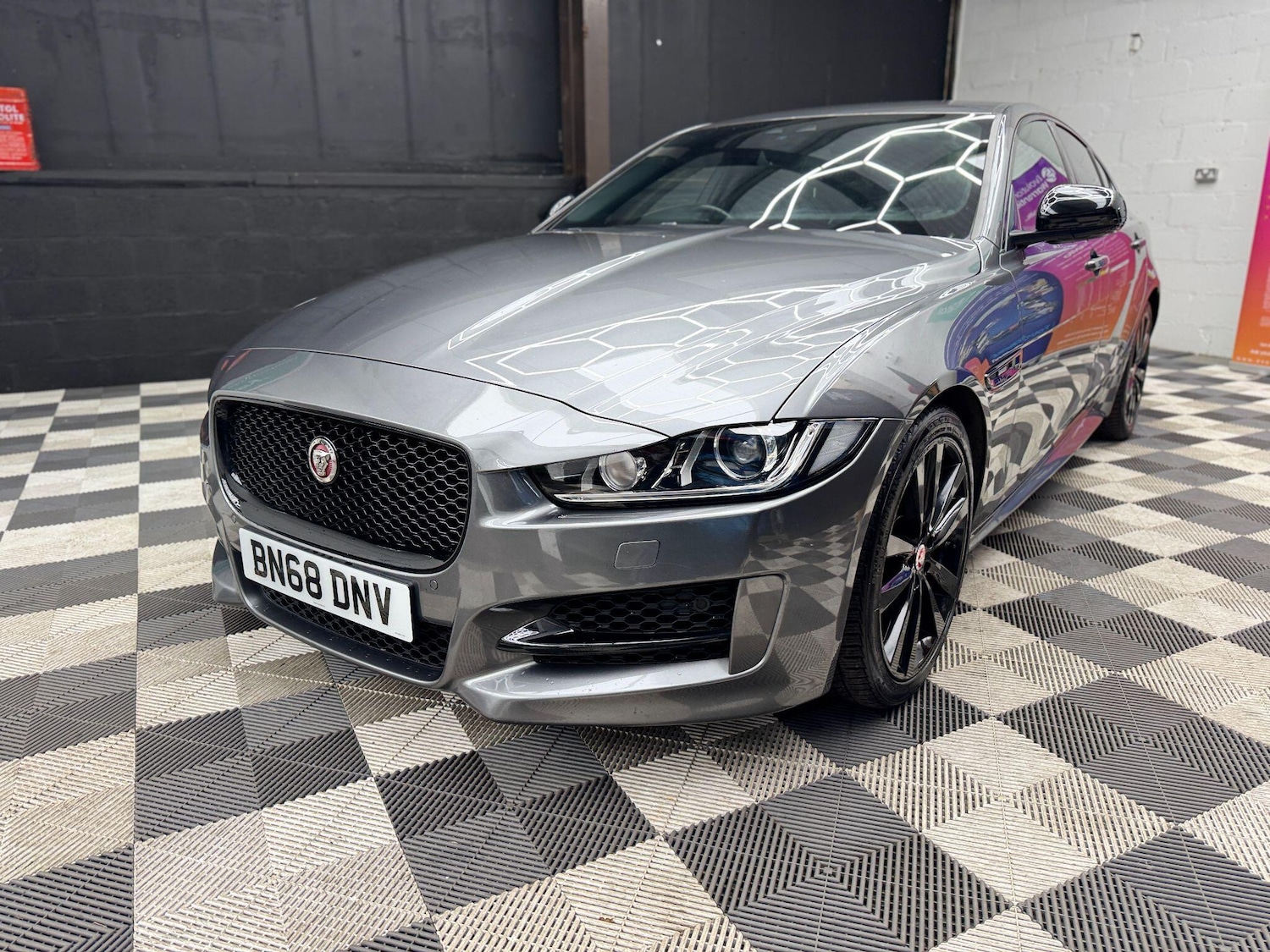 Used Jaguar XE 2018 for sale - 77658073: Photo 2