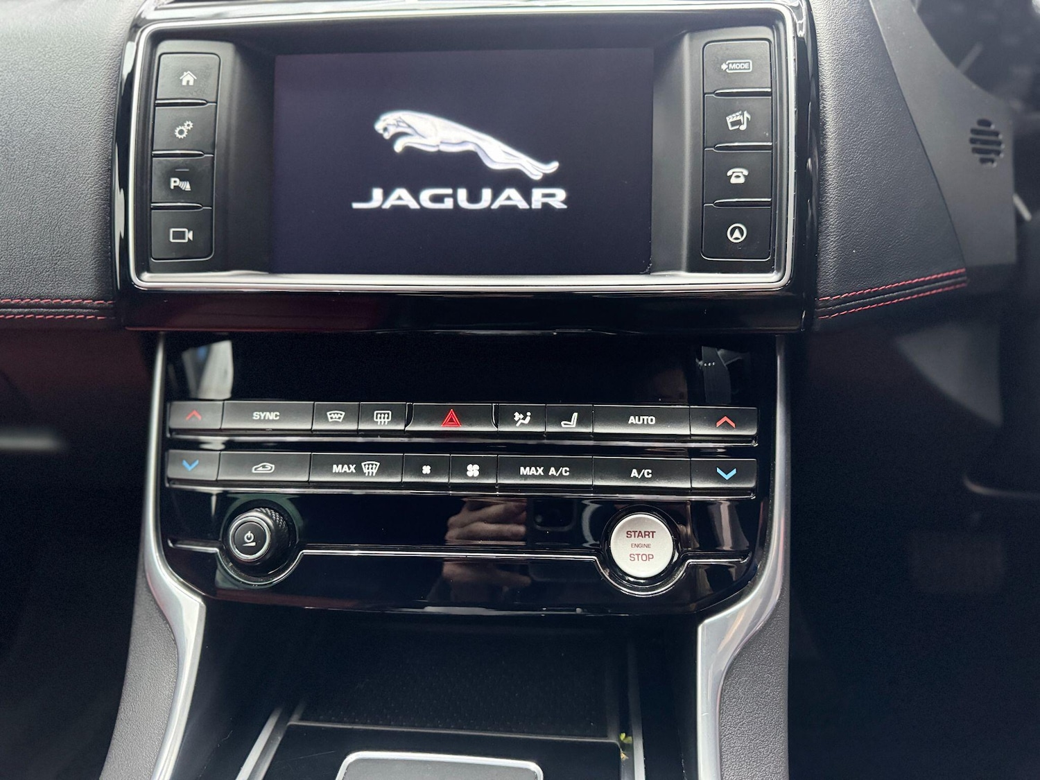 Used Jaguar XE 2018 for sale - 77658073: Photo 22