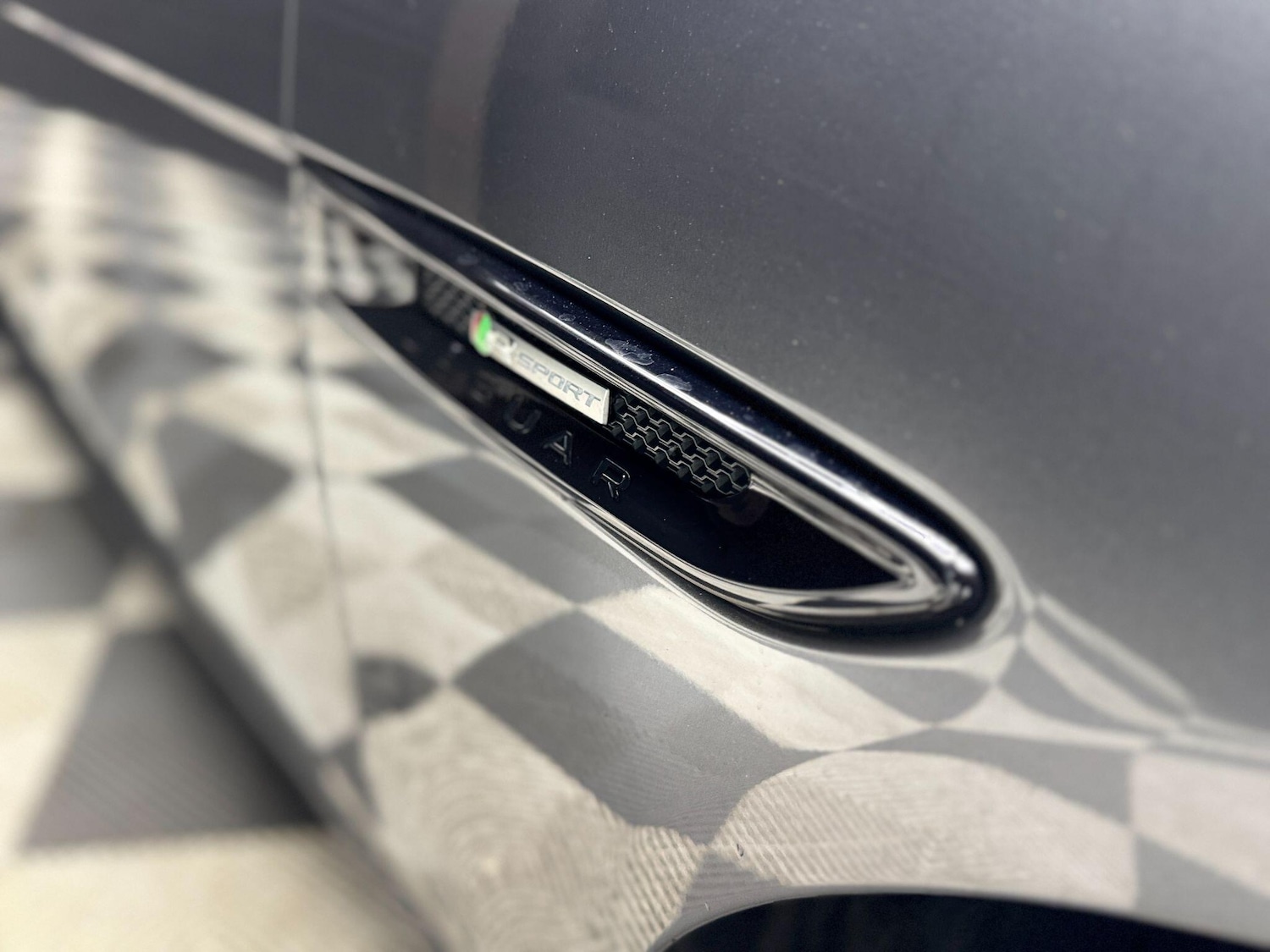 Used Jaguar XE 2018 for sale - 77658073: Photo 25