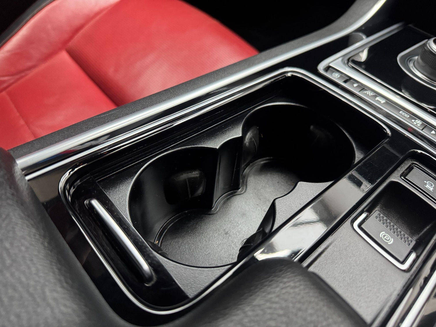 Used Jaguar XE 2018 for sale - 77658073: Photo 26