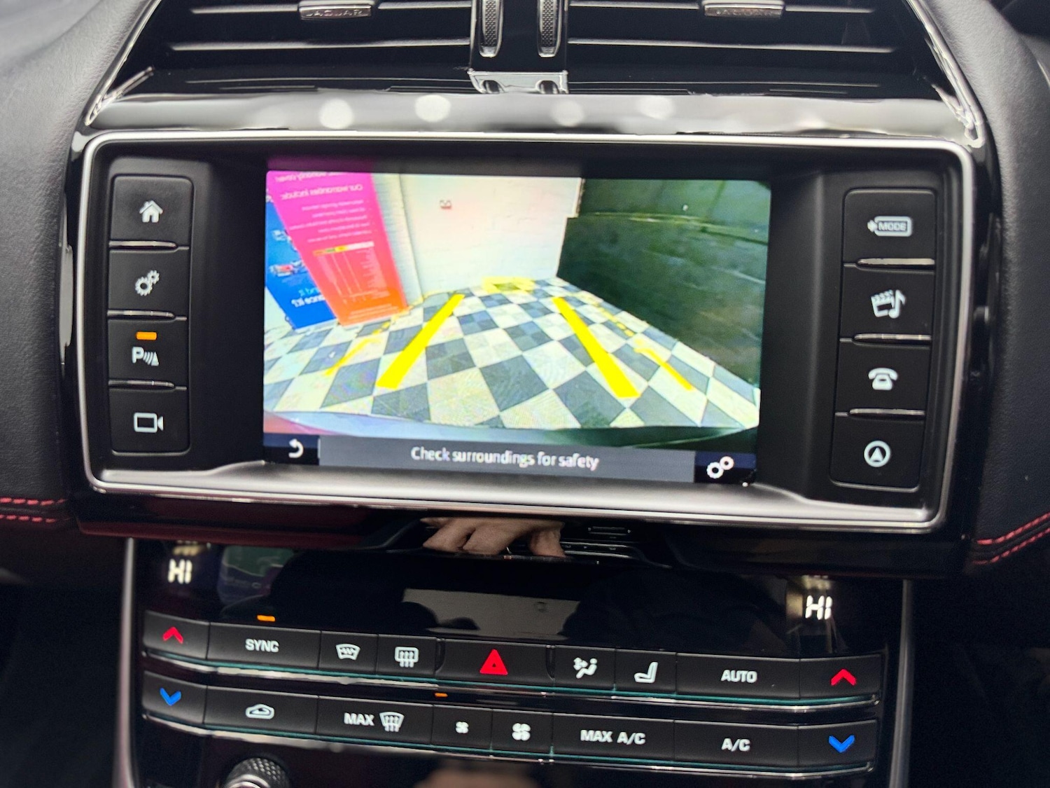 Used Jaguar XE 2018 for sale - 77658073: Photo 29