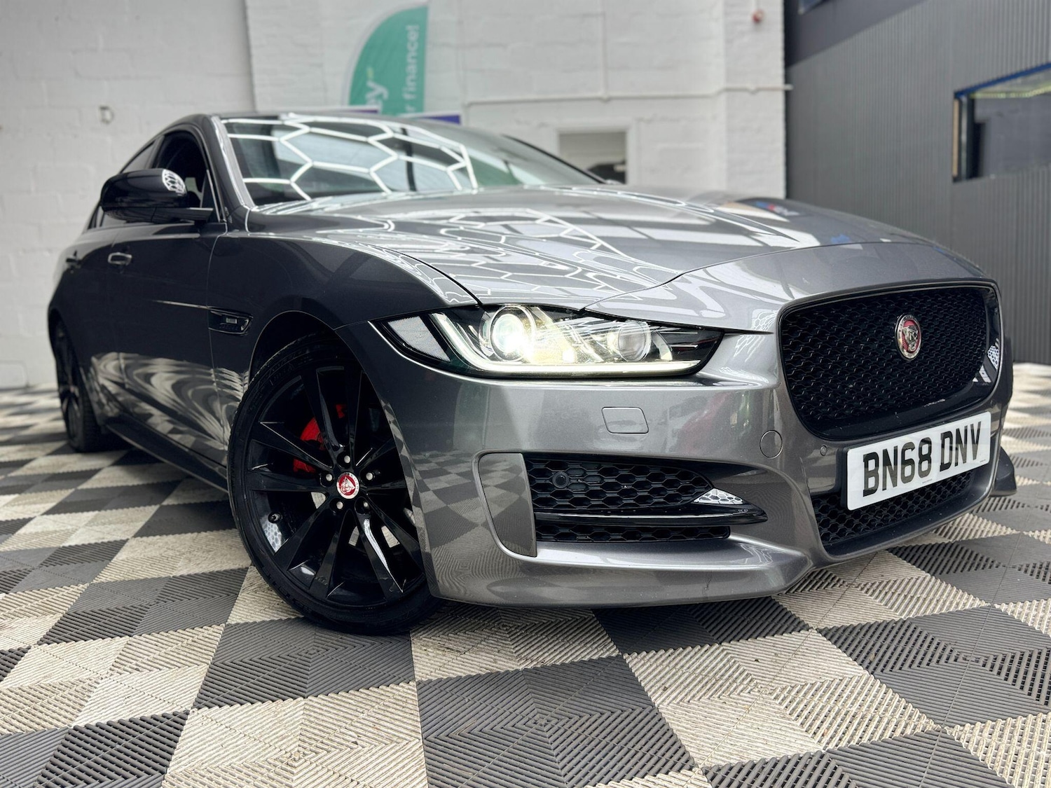 Used Jaguar XE 2018 for sale - 77658073: Photo 40