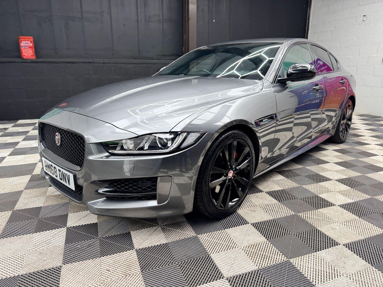 Used Jaguar XE 2018 for sale - 77658073: Photo 44