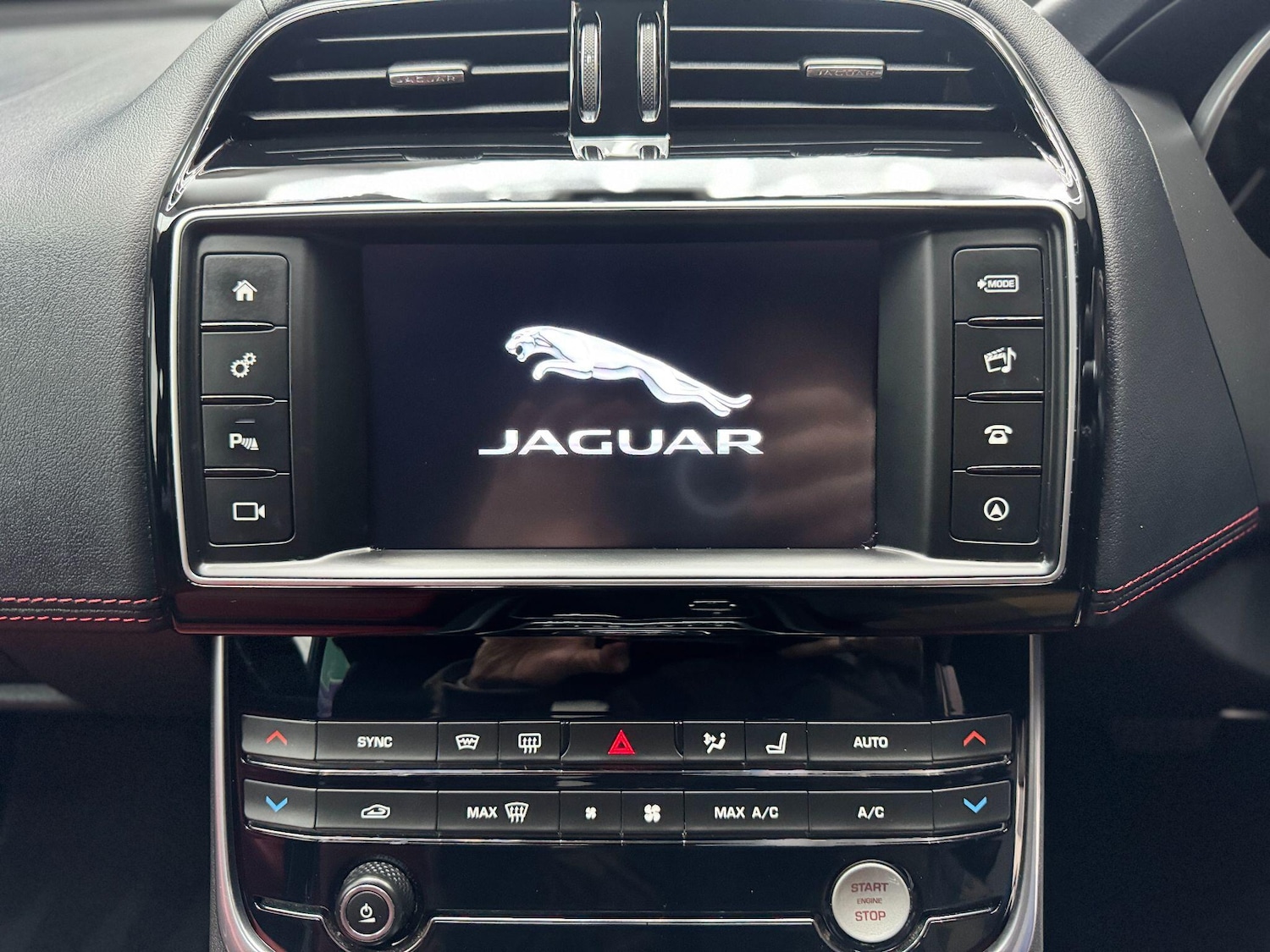 Used Jaguar XE 2018 for sale - 77658073: Photo 7