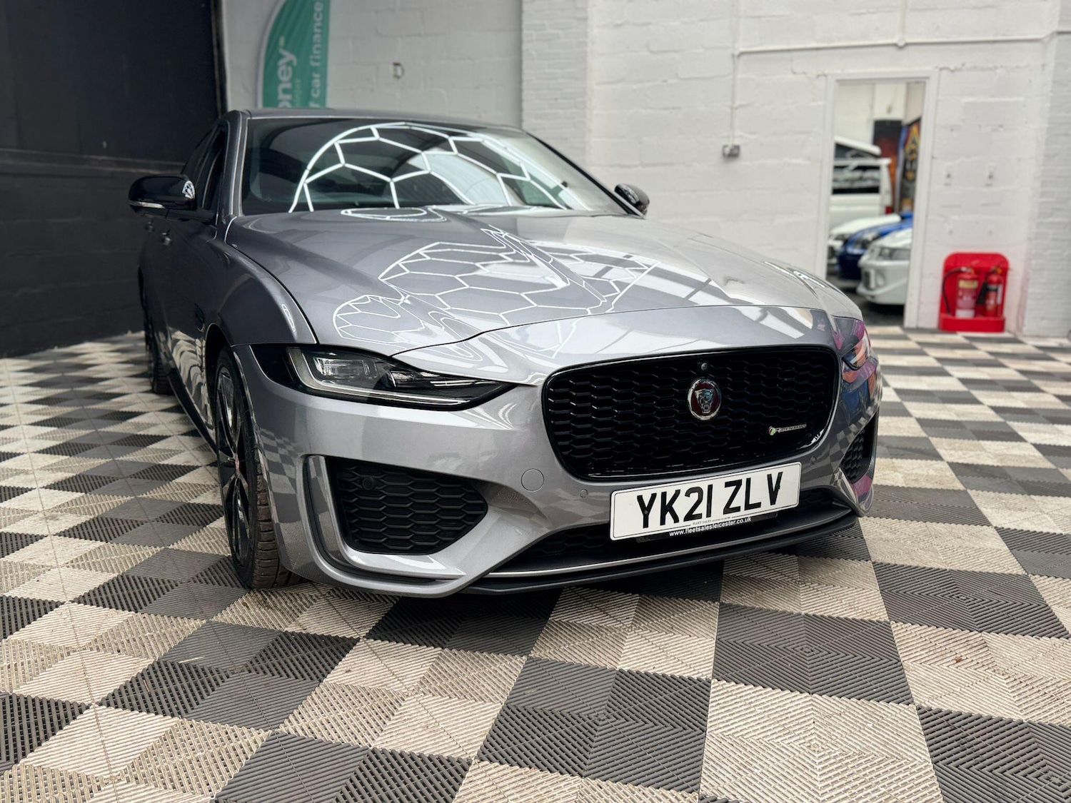 Used Jaguar XE 2021 for sale - 77611436: Photo 2