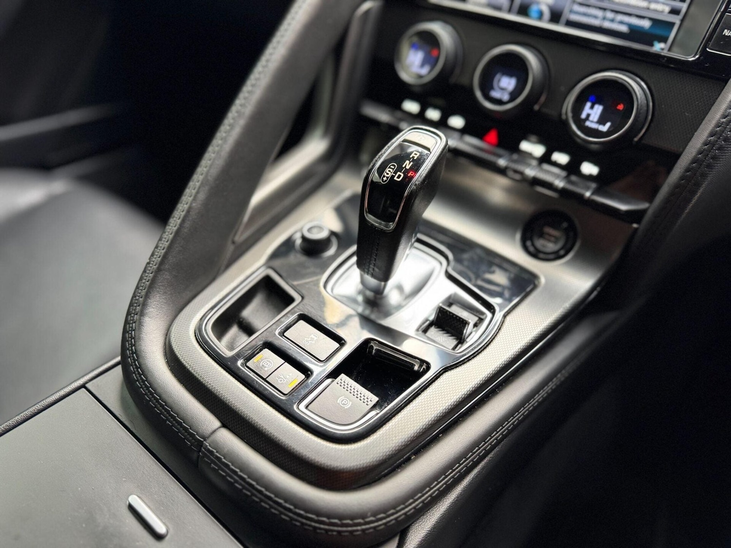 Used Jaguar F-Type 2014 for sale - 77877998: Photo 13