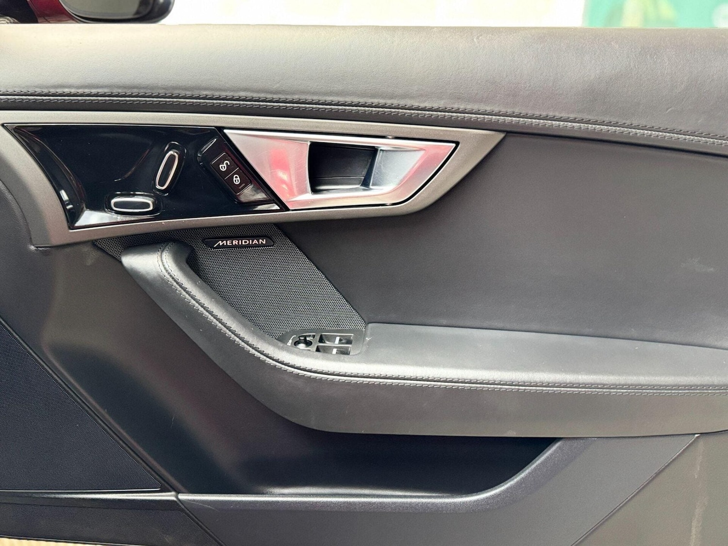 Used Jaguar F-Type 2014 for sale - 77877998: Photo 17