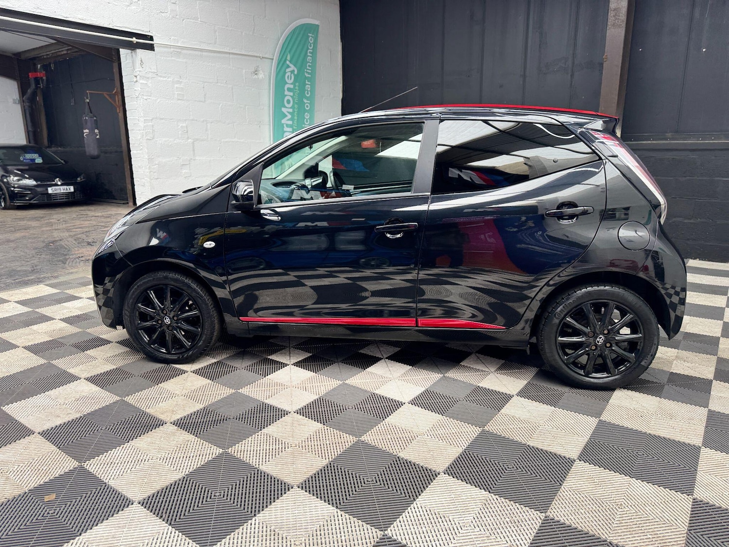 Used Toyota AYGO 2018 for sale - 77658660: Photo 24