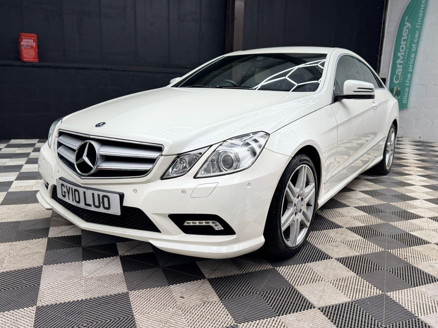 Used Mercedes-Benz E Class 2010 for sale - 77878027: Photo 10