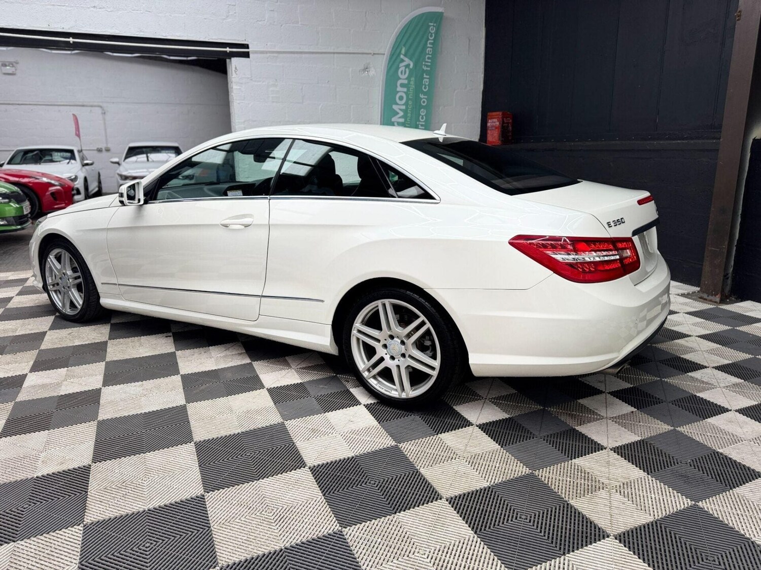 Used Mercedes-Benz E Class 2010 for sale - 77878027: Photo 13