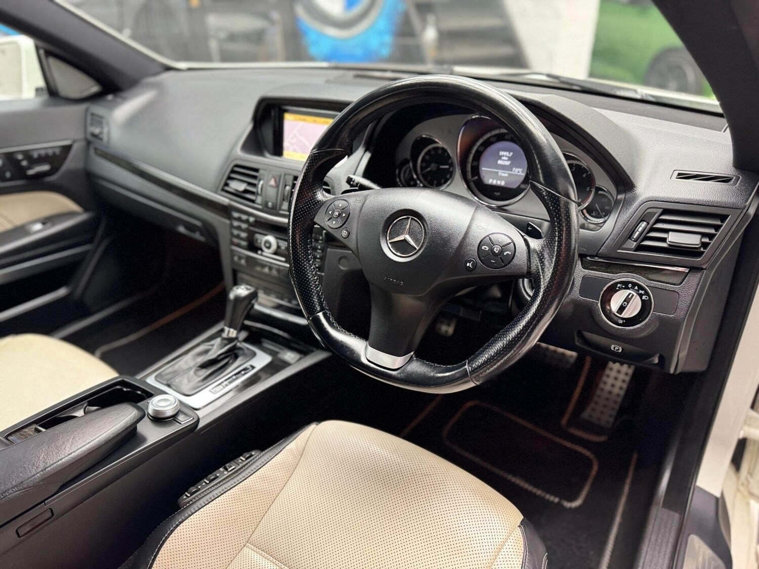 Used Mercedes-Benz E Class 2010 for sale - 77878027: Photo 16