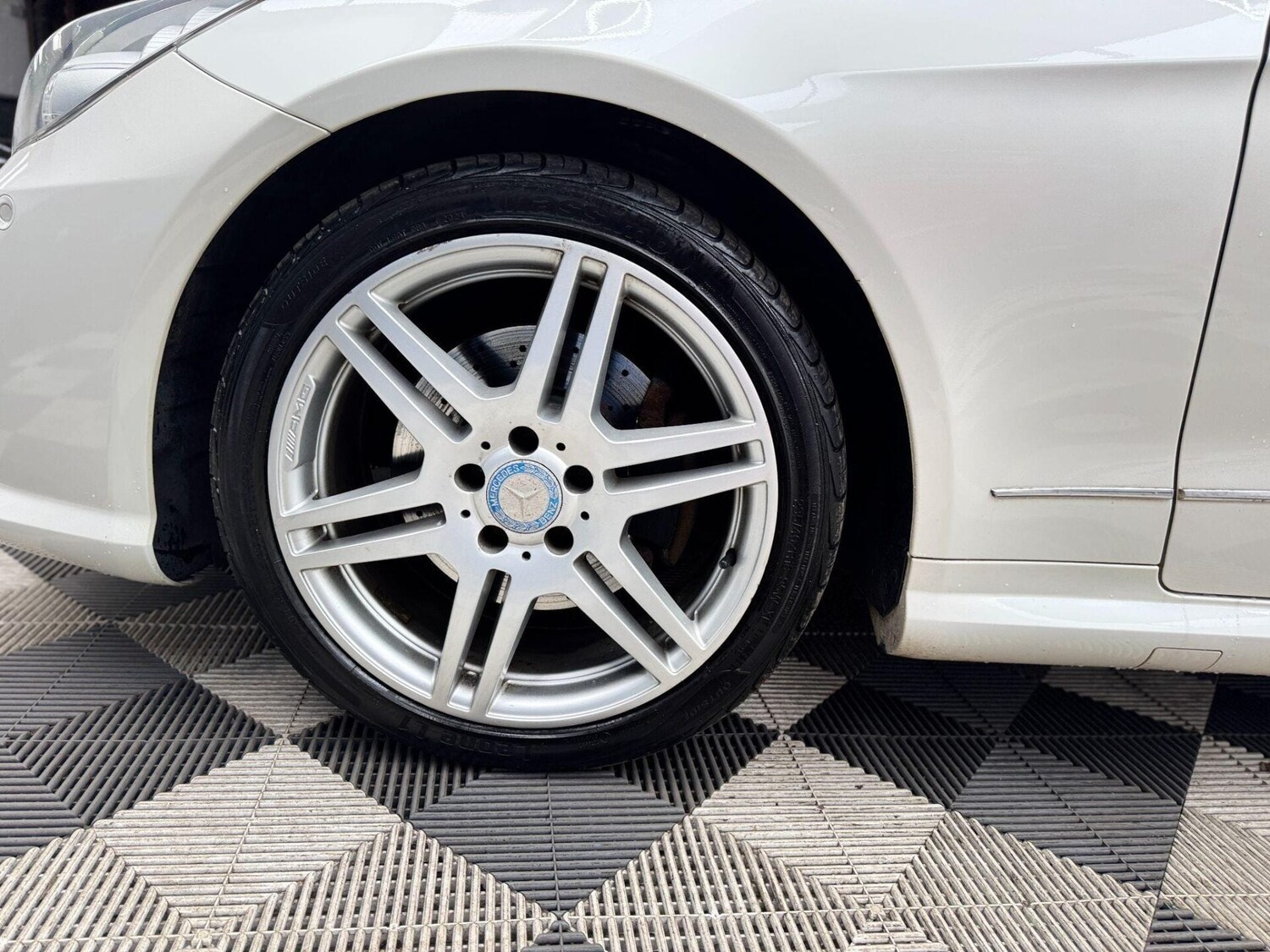 Used Mercedes-Benz E Class 2010 for sale - 77878027: Photo 27