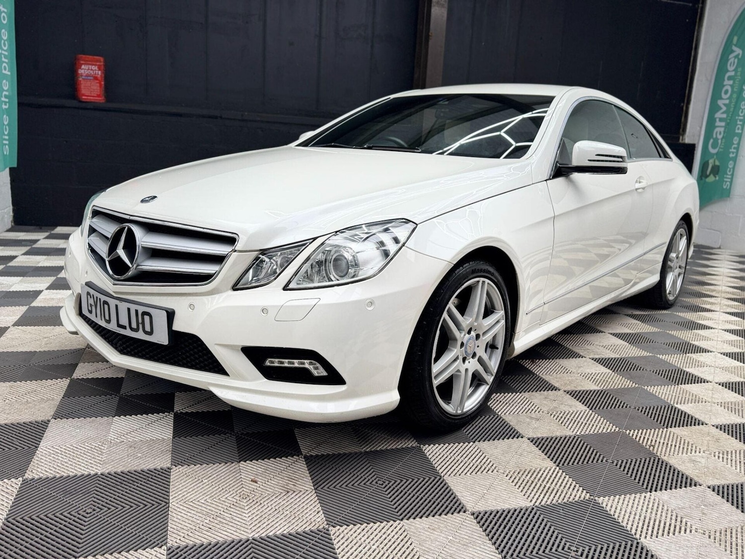 Used Mercedes-Benz E Class 2010 for sale - 77878027: Photo 3