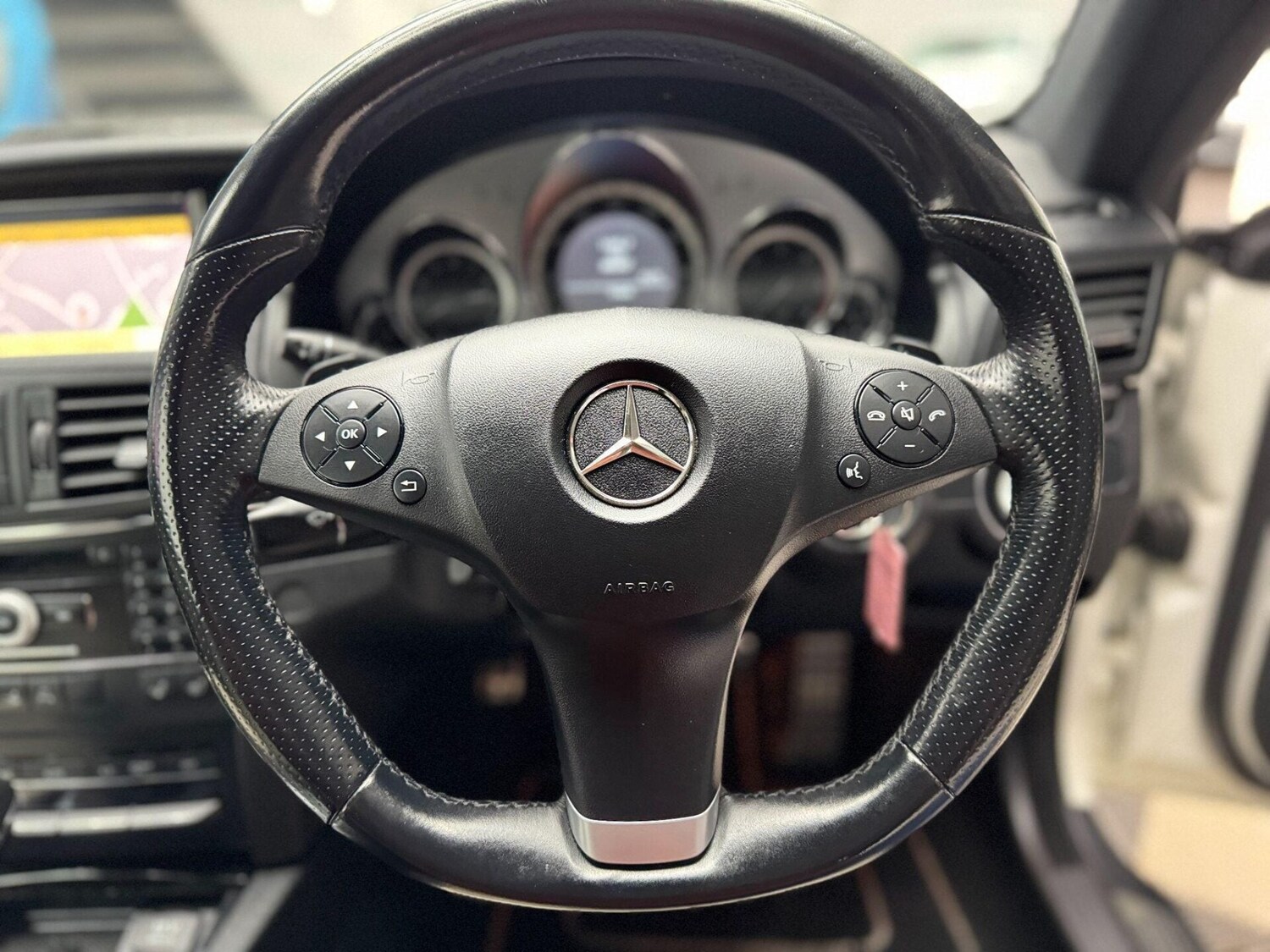 Used Mercedes-Benz E Class 2010 for sale - 77878027: Photo 32